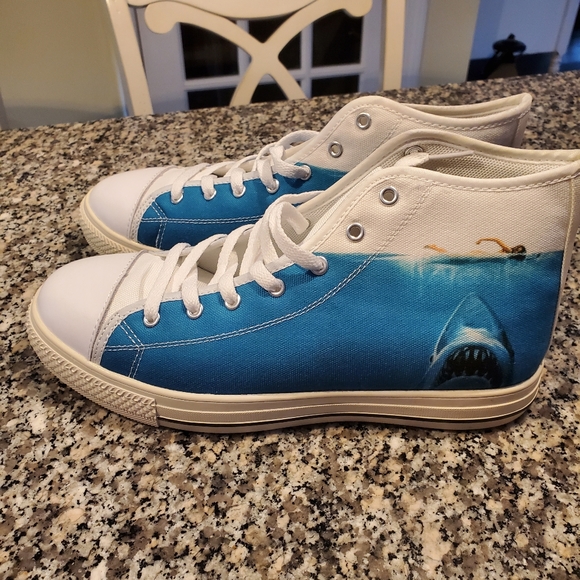 High top sneaker, JAWS 🦈 theme - Picture 2 of 6